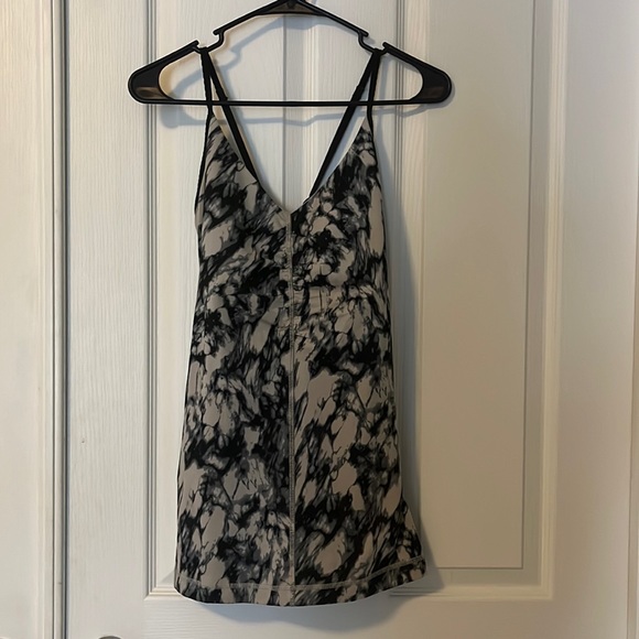 Lululemon crossback tank top with built in shelf bra size 8 - Picture 1 of 10